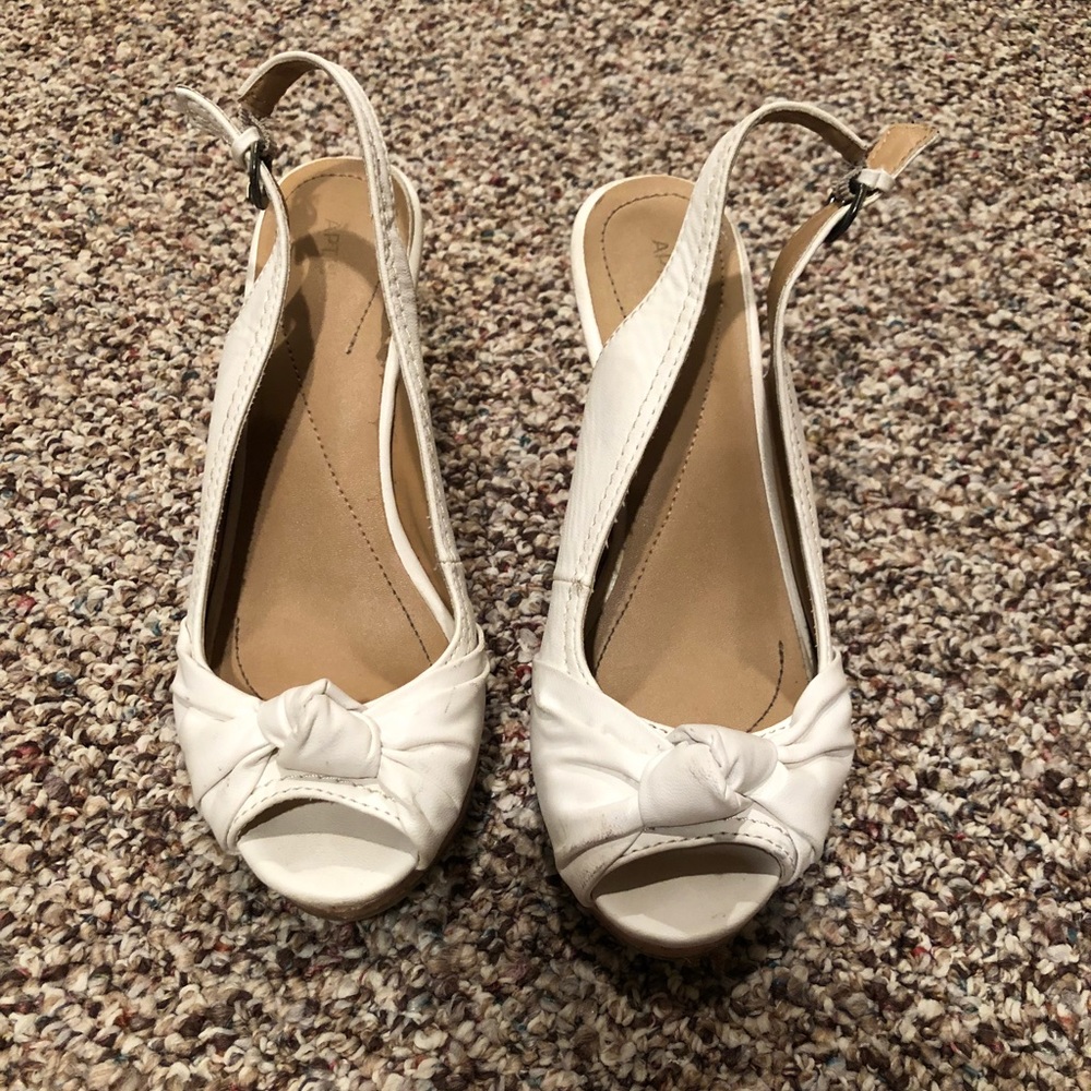 White APT. 9 wedges